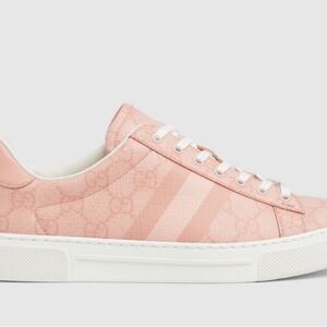 Gucci woman’s Pink canvas Sneakers new in box